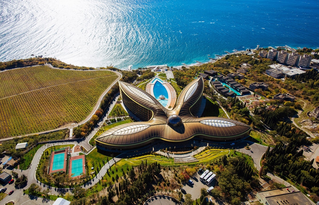 Крымский отель под санкциями получил награды лучшего курорта