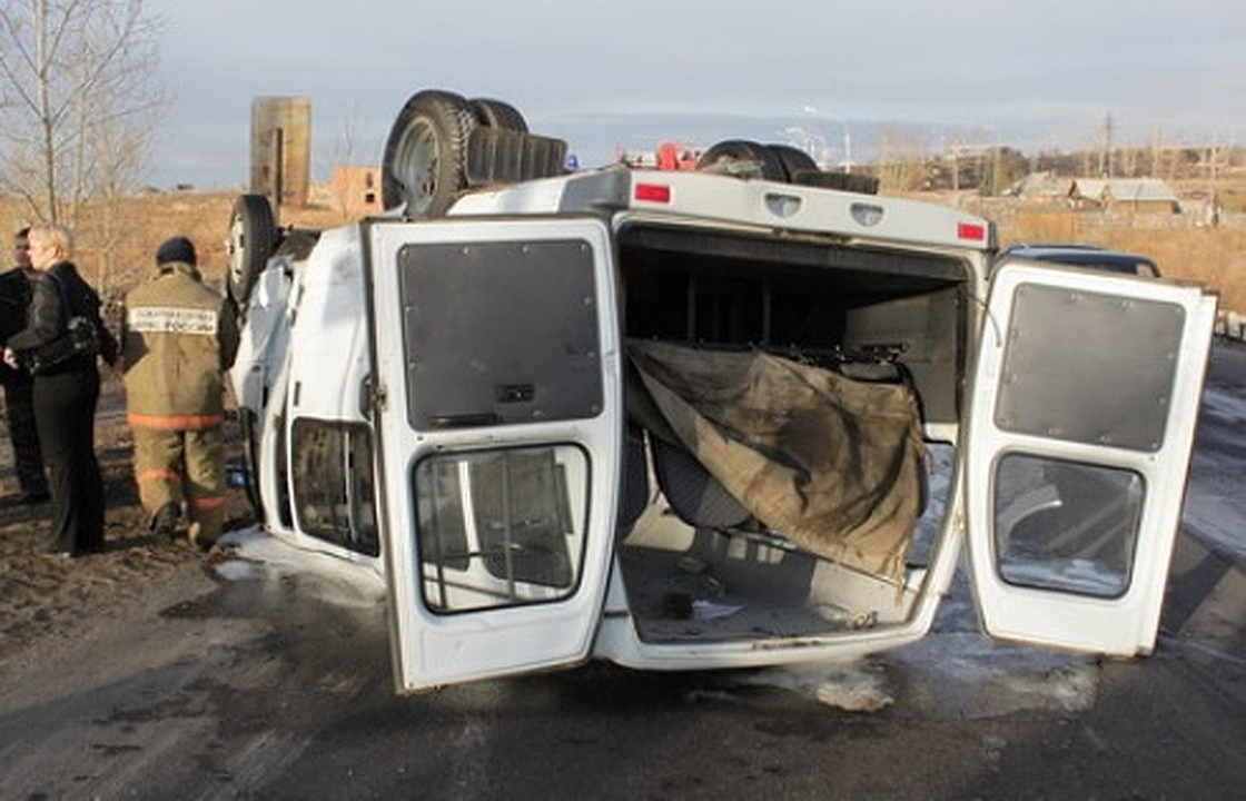 11 человек госпитализированы после ДТП с автобусом в Дагестане