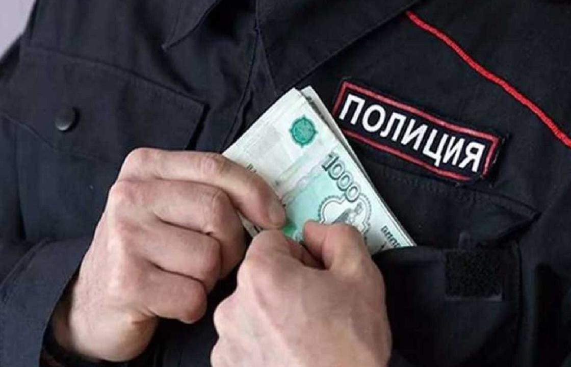 Сотрудник МВД Адыгеи взял с инспектора ГИБДД 50 тысяч за сокрытие уголовного дела
