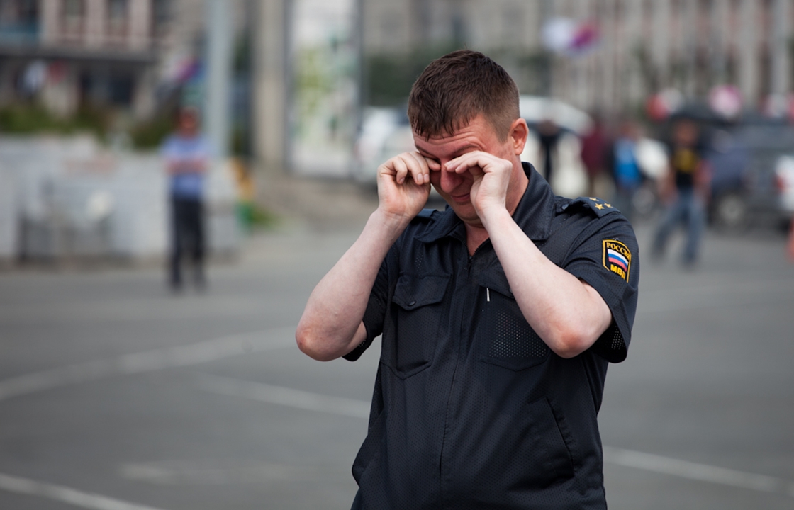 Астраханские следователи займутся нападением женщин на полицейских