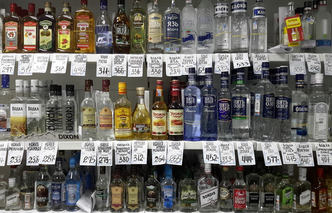 В дагестанском магазине нашли 532 бутылки контрафактной водки