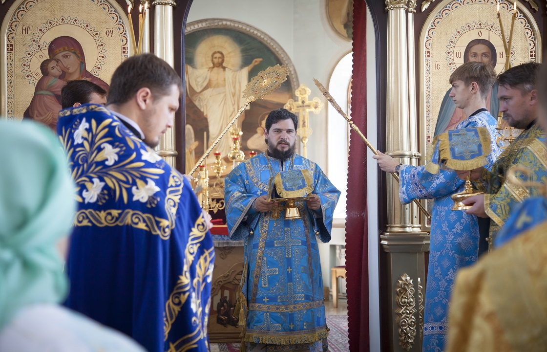Юная астраханка обворовала на святках канцелярию Ахтубинской епархии
