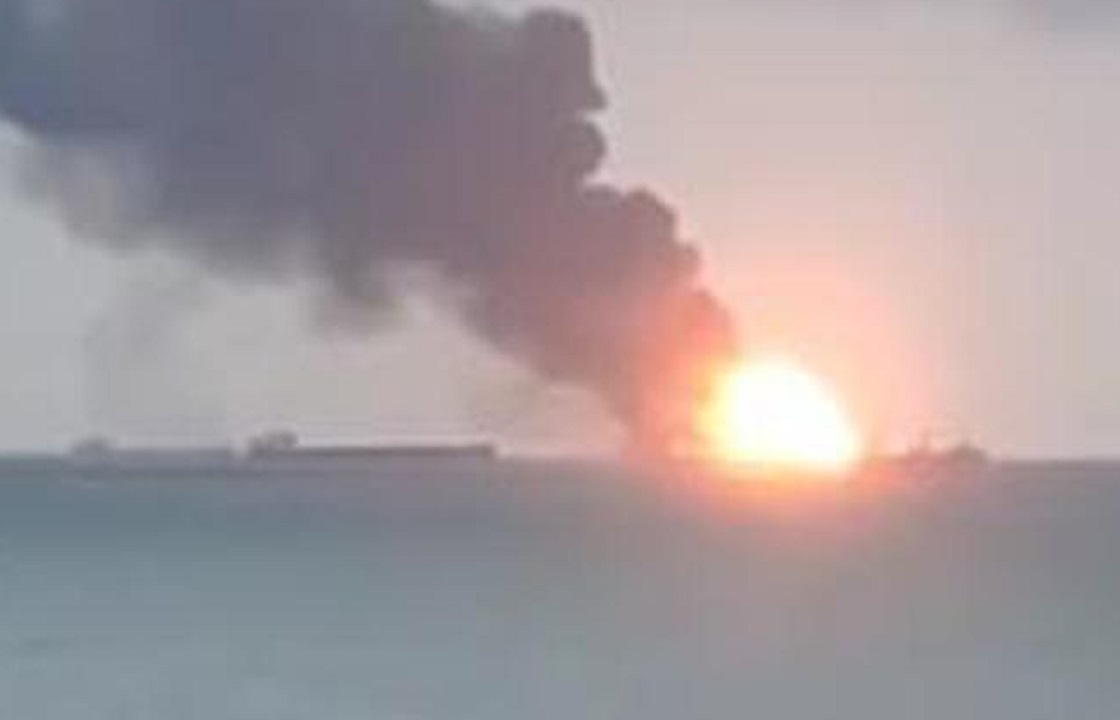 Более десяти моряков погибли в пожаре на судах в Керченском проливе