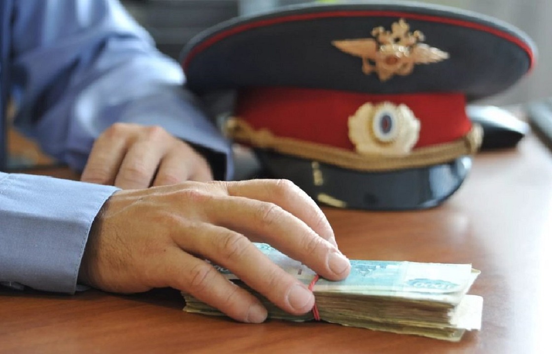 Экс-следователь МВД из Волгограда получил шесть лет за взятку в миллион рублей