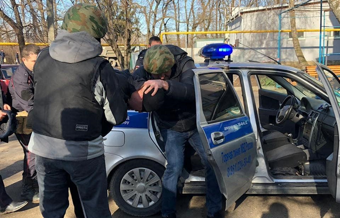 Силовики обезвредили мужчину в Краснодаре, который грозился взорвать газовый баллон. Видео
