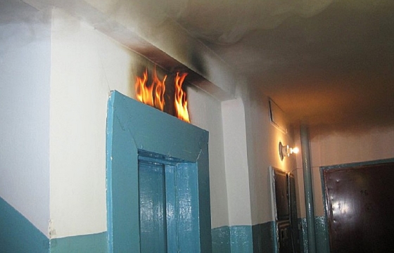 Поджигателей ищут в Волгограде – за день сгорело четыре лифта