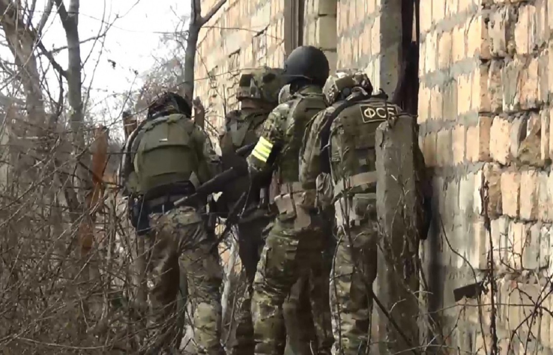 В ходе КТО в Дагестане найдены подпольная лаборатория боевиков и "пояса смертников". Фото. Видео