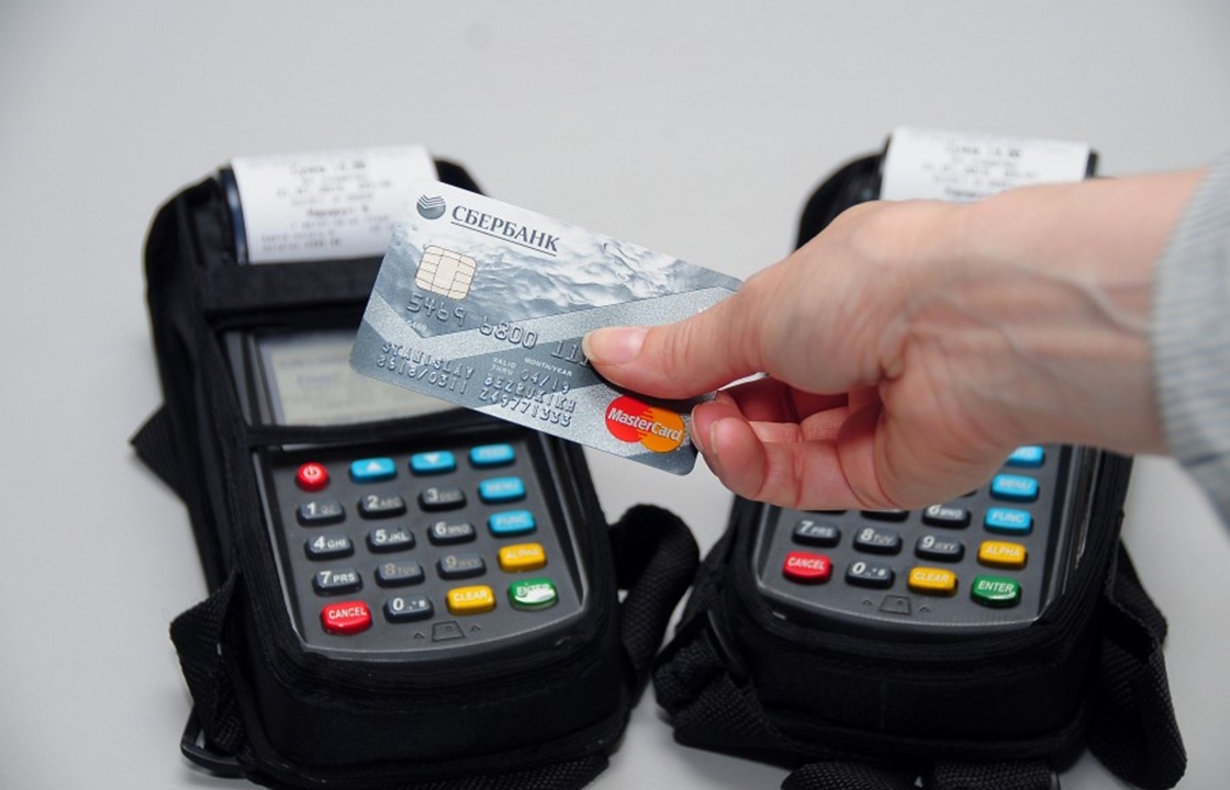 Чеченцы меньше всех оплачивают покупки банковскими картами. Рейтинг