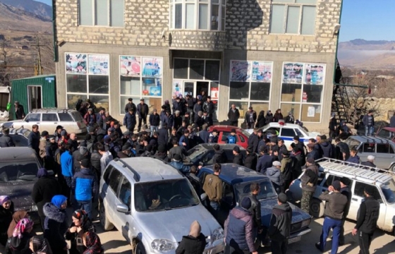 Полицейский в Дагестане расстрелял машину с водителем-школьником