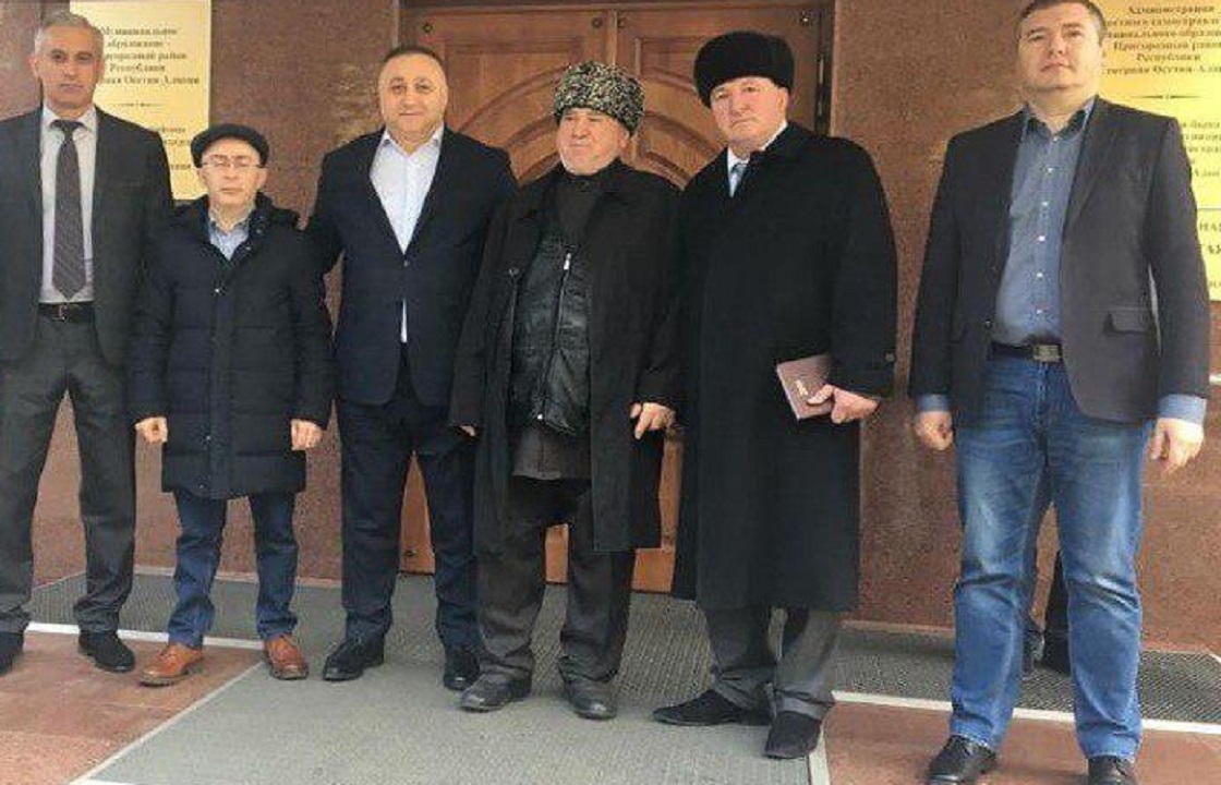 Власти Ингушетии и Осетии навестили пострадавшего в драке