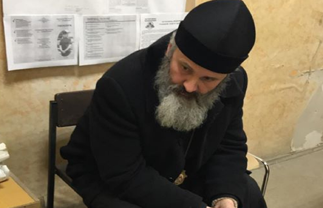 Задержанного в Симферополе архиепископа Украинской Церкви заподозрили в матерщине