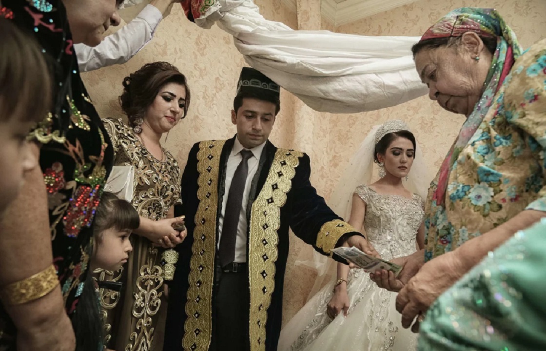 ФСБ изобличила фиктивный брак волгоградки с таджиком