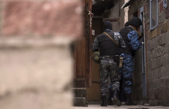 Семью крымских татар в неизвестном направлении увезли силовики – медиа. Видео
