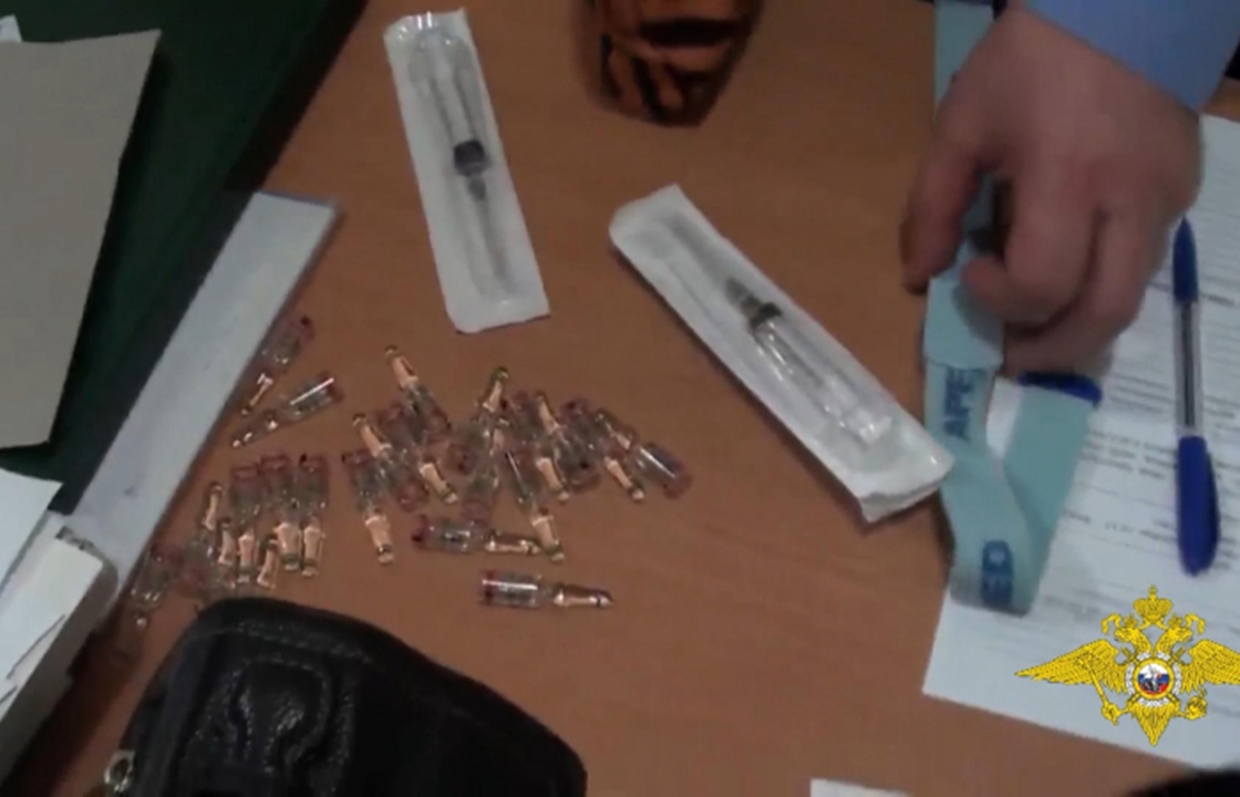 Дагестанские врач и медсестра забирали морфин больного онкологией мужчины. Видео
