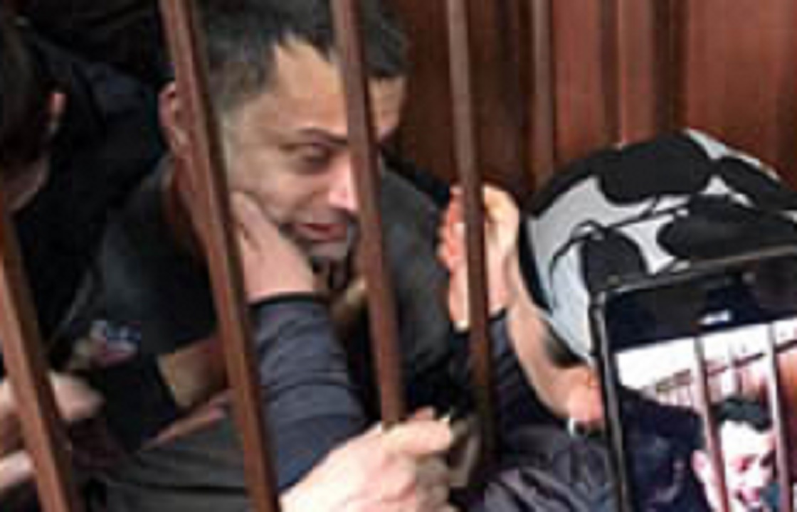 Родственники заявившего о пытках Абдурашидова сорвали суд в Махачкале.