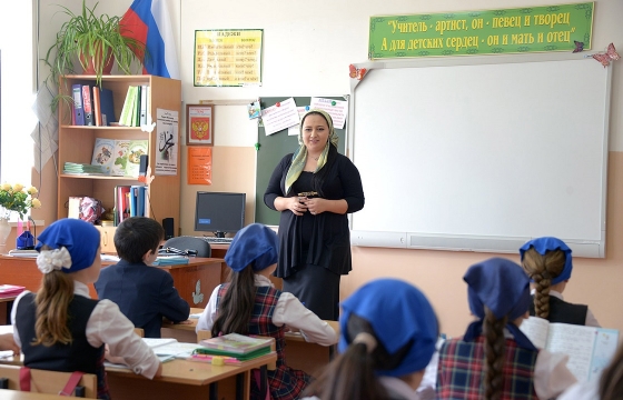 Учат выживать. Самые бедные педагоги живут на Северном Кавказе