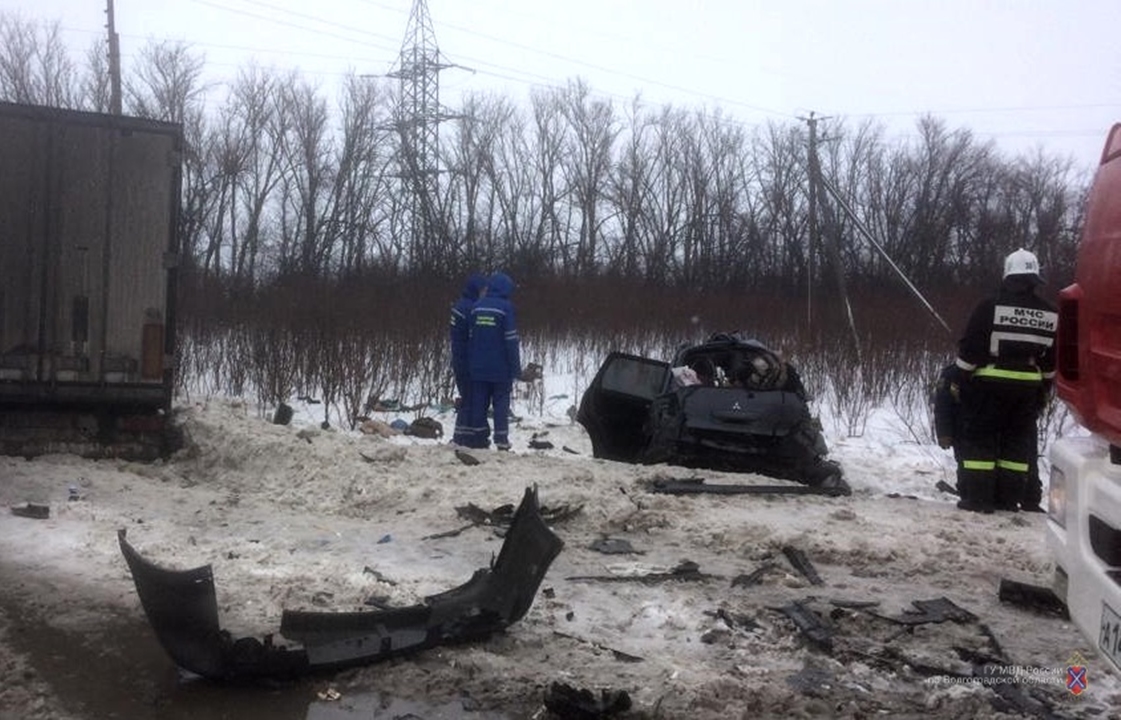 5 человек погибли в автокатастрофе в Волгоградской области