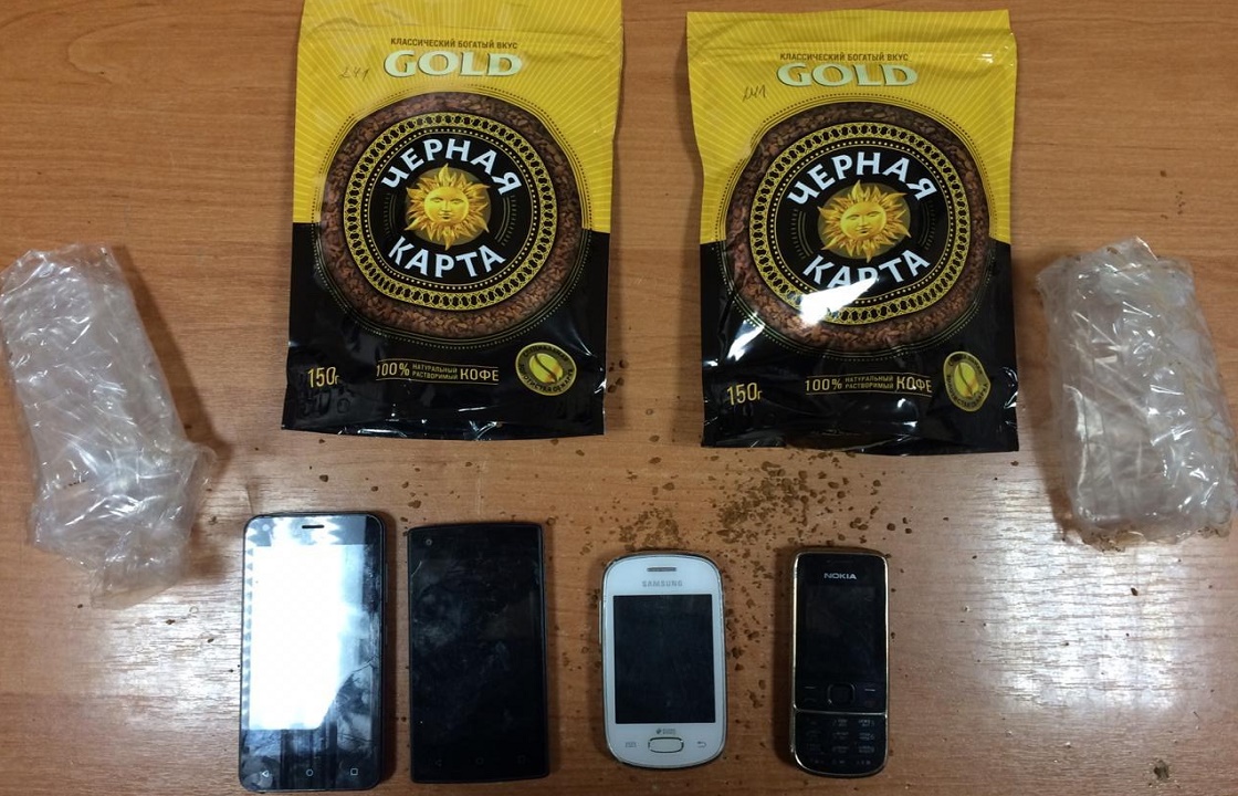«Черная карта» - кубанским осужденным пытались передать телефоны в пачках кофе