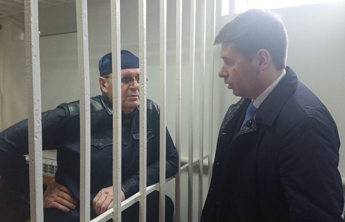 Обвинение просит для главы чеченского «Мемориала» 4 года колонии и штраф