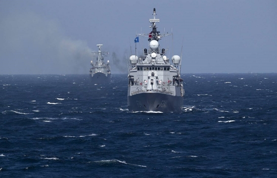 Самолеты-разведчики и флот - НАТО хочет освободить Черное море от «навязчивости России»
