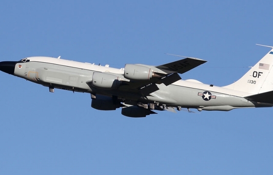 Американский самолет-разведчик зафиксировали в небе над Крымом