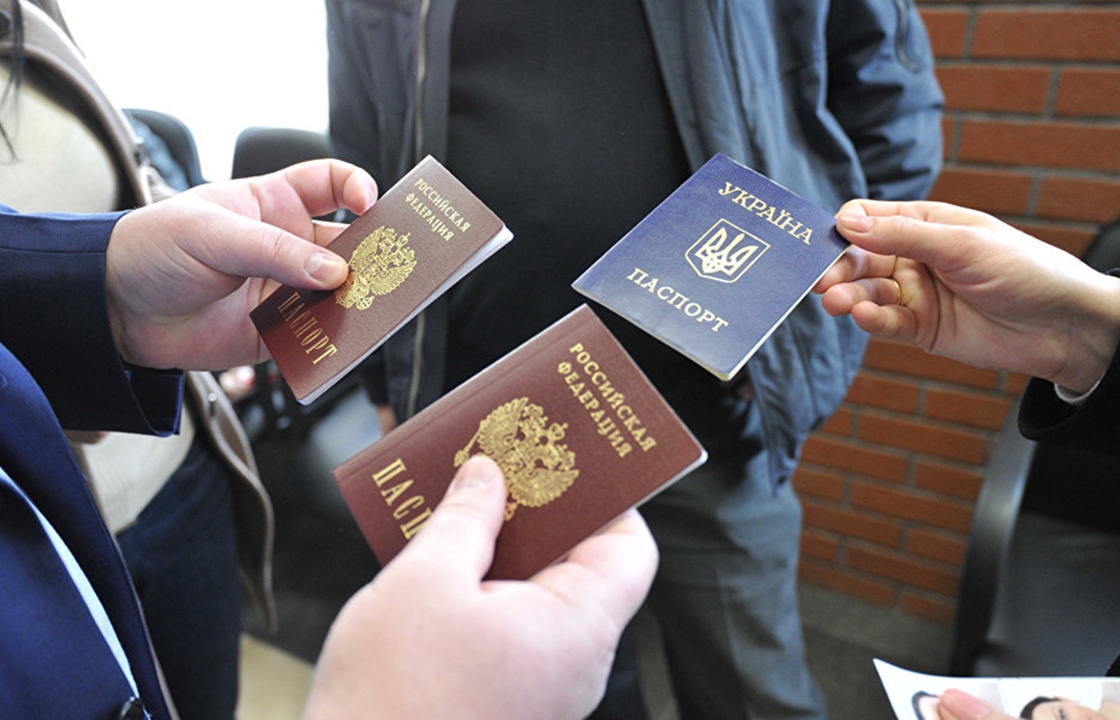 Жители ЛНР начали подачу документов на российский паспорт в Луганске