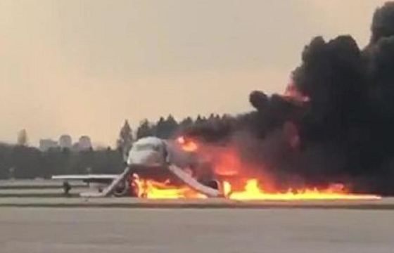 Шок и отравление – стало известно состояние выжившего экипажа самолета из Шереметьево