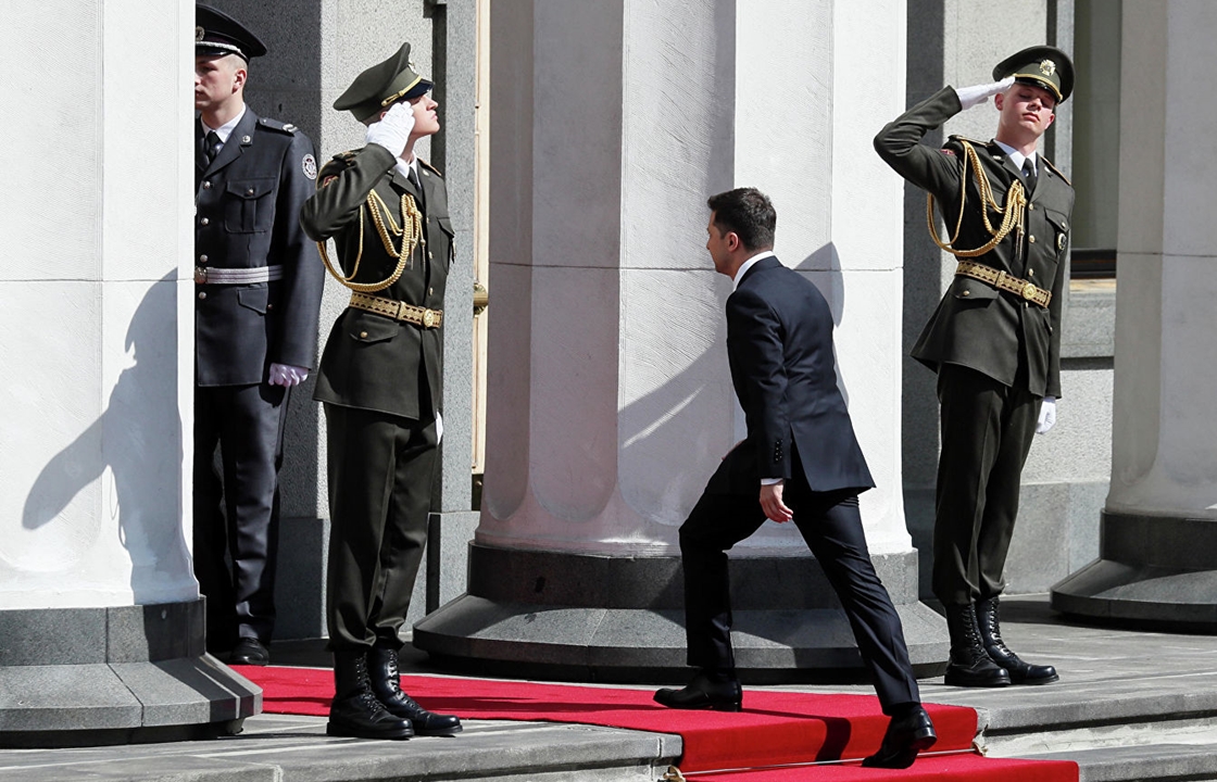 Зеленский официально стал президентом Украины. Текст присяги и первые решения