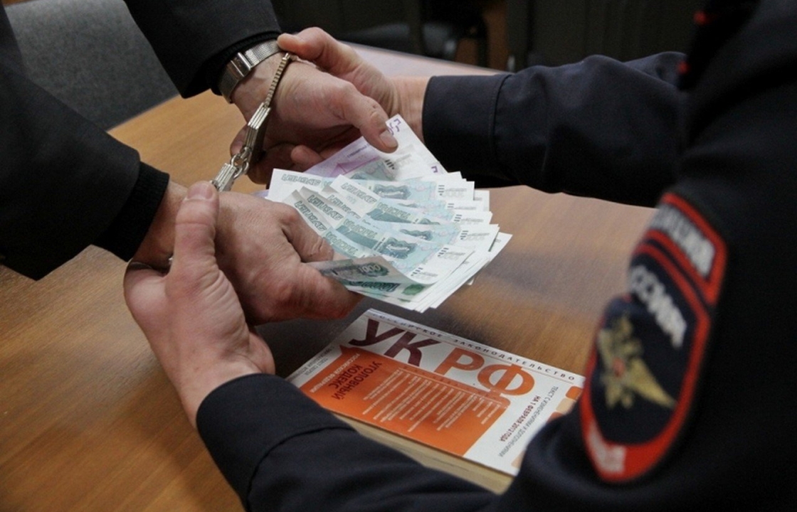 Астраханского адвоката взяли при получении "взятки" следователю