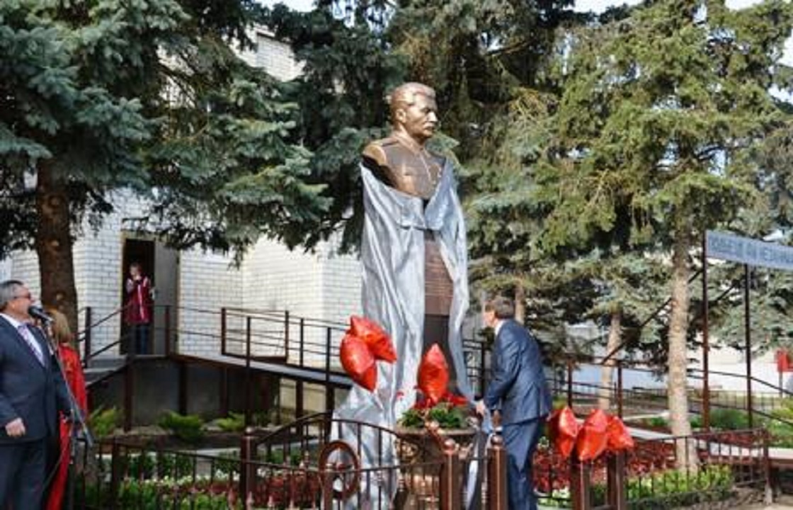 Очередной памятник Сталину перед Днем Победы открыли на Ставрополье