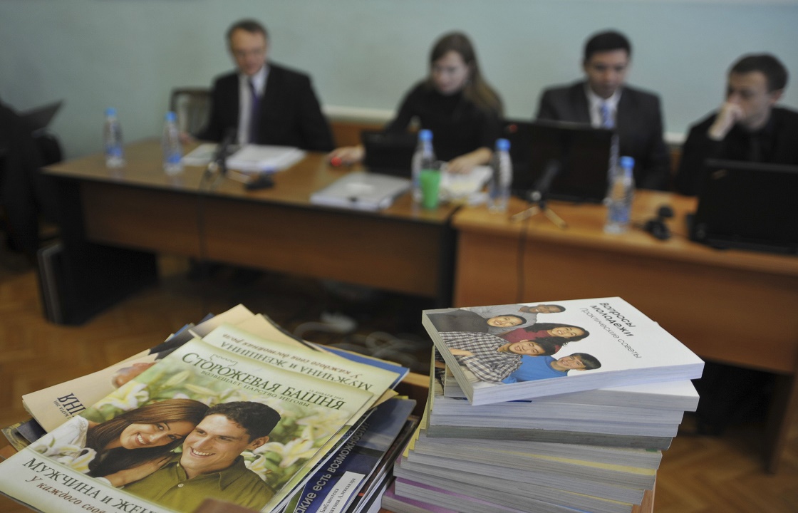«В закрытом режиме» - суд арестовал Свидетелей Иеговы* в Волгограде