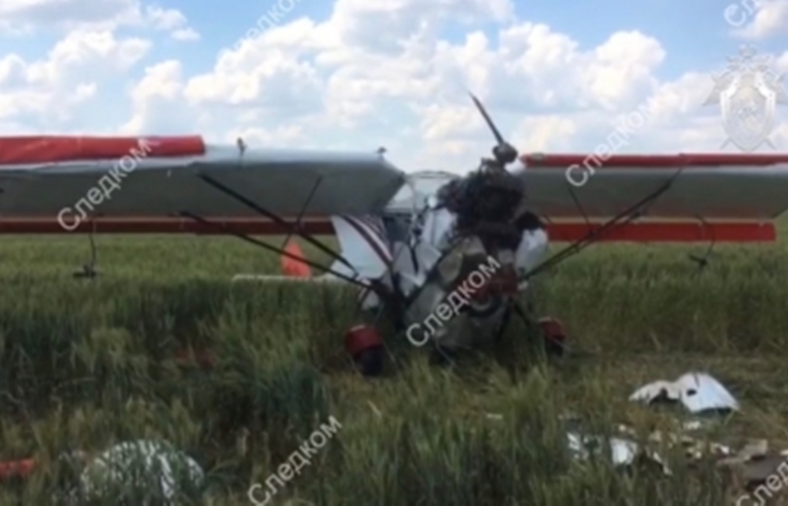 Жесткая посадка в поле произошла у самолета в Калмыкии. Видео