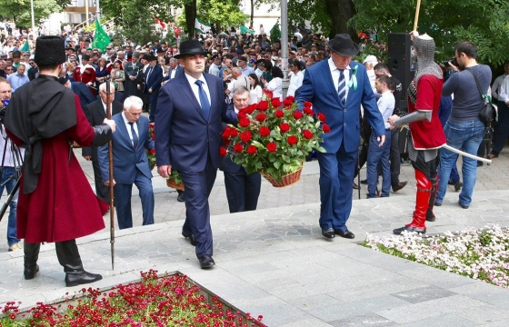 Врио главы Кабардино-Балкарии вместе с жителями вспомнил павших в Кавказской войне