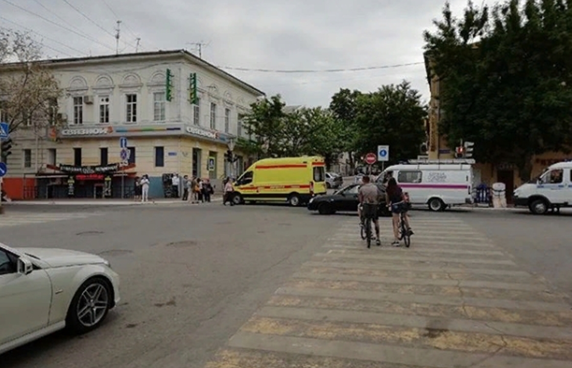 Астраханцев вывели из ТЦ из-за сообщения о бомбе