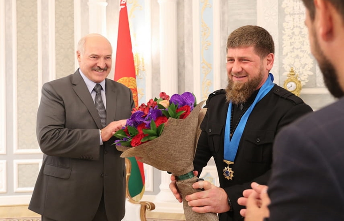 Президент Беларуси наградил брата Рамзана Кадырова орденом Дружбы