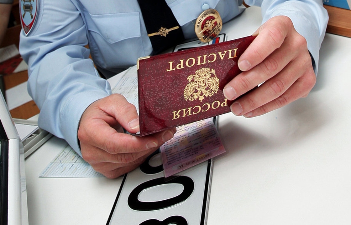 Кубанский полицейский попал под статью за регистрацию транспорта с неправильными паспортами