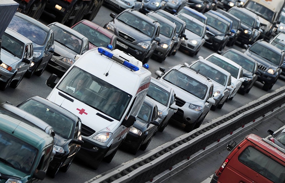 Полиция задержала водителя, не пропустившего скорую помощь в Сочи