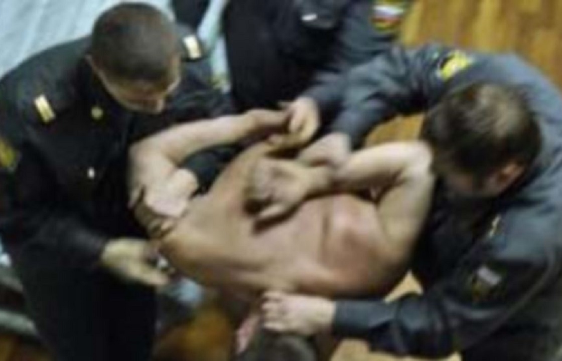 Избившие задержанного полицейские Карачаево-Черкесии остались на свободе
