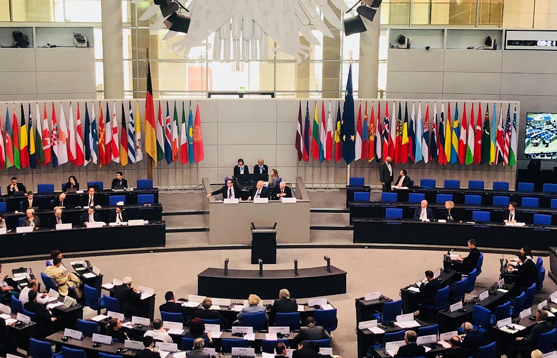 Сенатор: европейские депутаты из-за страха голосуют против Крыма