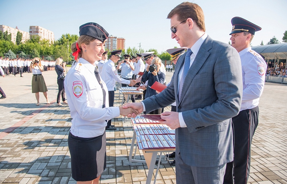 Более 300 курсантов получили лейтенантские погоны на выпуске из Краснодарского университета МВД