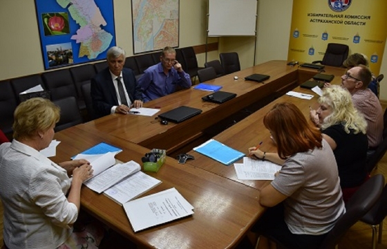 Муниципальный фильтр прошли только четыре кандидата в губернаторы Астрахани