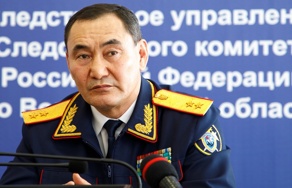 Экс-глава волгоградского СКР еще месяц проведет под арестом