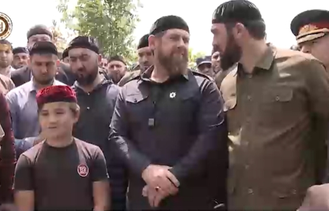 Руководство Чечни собралось на похоронах Тамерлана Мусаева. Видео