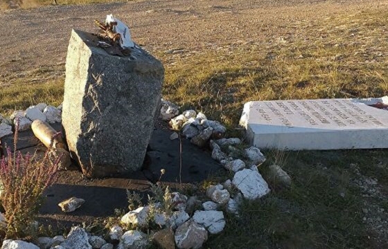  МВД ищет вандалов, разрушивших памятник партизанам в Крыму