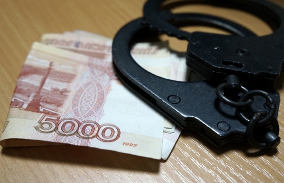 Продавший уголовное дело полицейский начальник из Астрахани получил семь лет