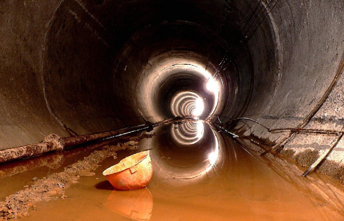 Два километра канализации попытались сдать в металлолом волгоградцы 