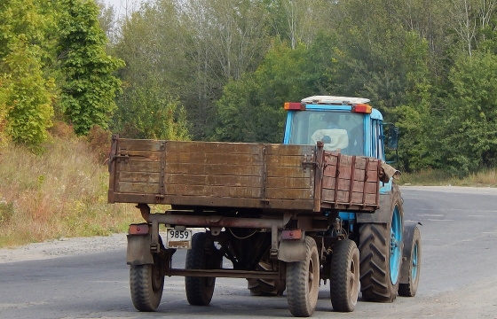 Пять человек стали жертвами ДТП с трактором в Калмыкии