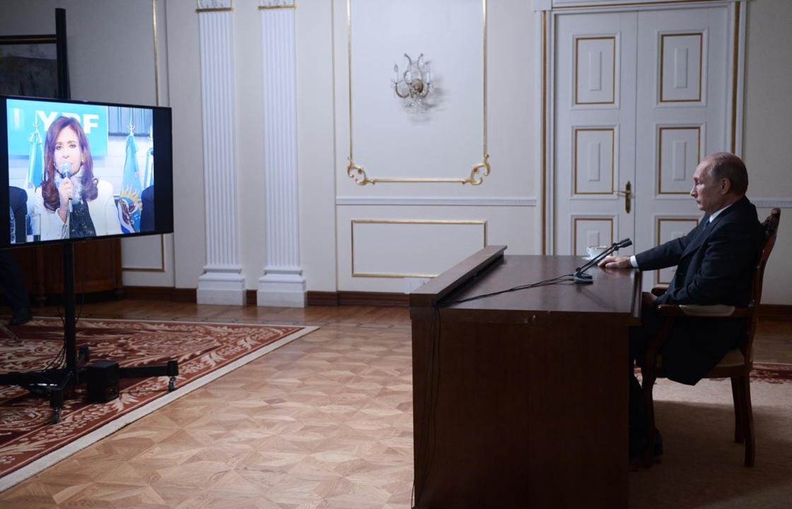 Путин не смотрел фильм Дудя о Беслане, но тема его беспокоит
