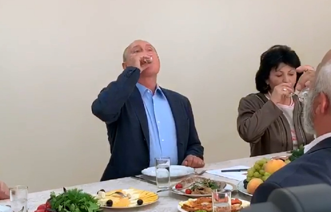 "Путин не пил водку" - участник застолья с президентом в Дагестане