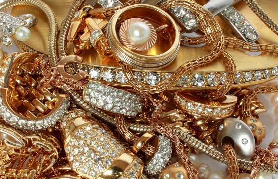 Золото и бриллианты на 20 млн рублей украли жители Майкопа
